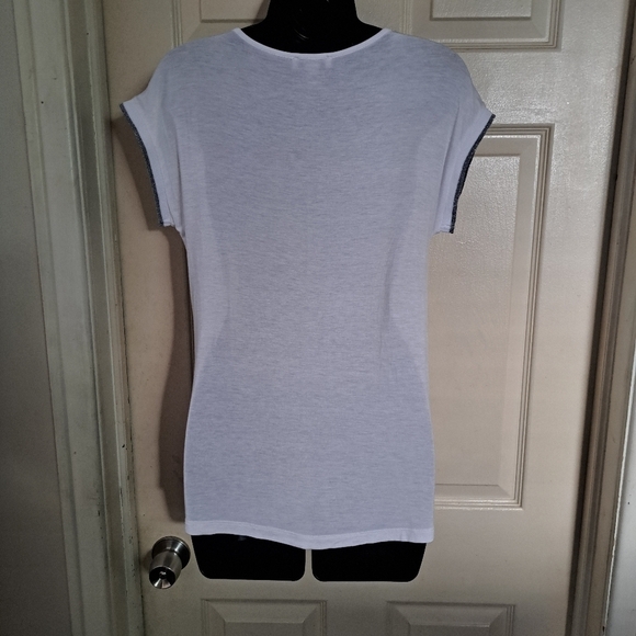 Tribal pullover blouse A-20 5/$25 - Picture 3 of 4